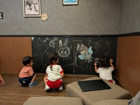 Neene table | 飲食店